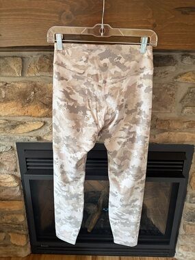 Lululemon Neutral Camo Leggings - Lightweight Beige/Cream Print